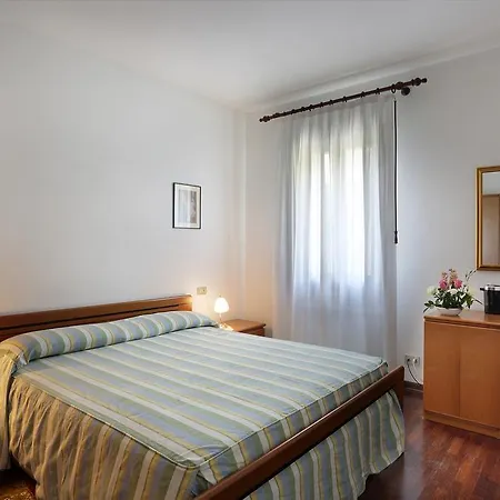 Volpara Hotel 2*